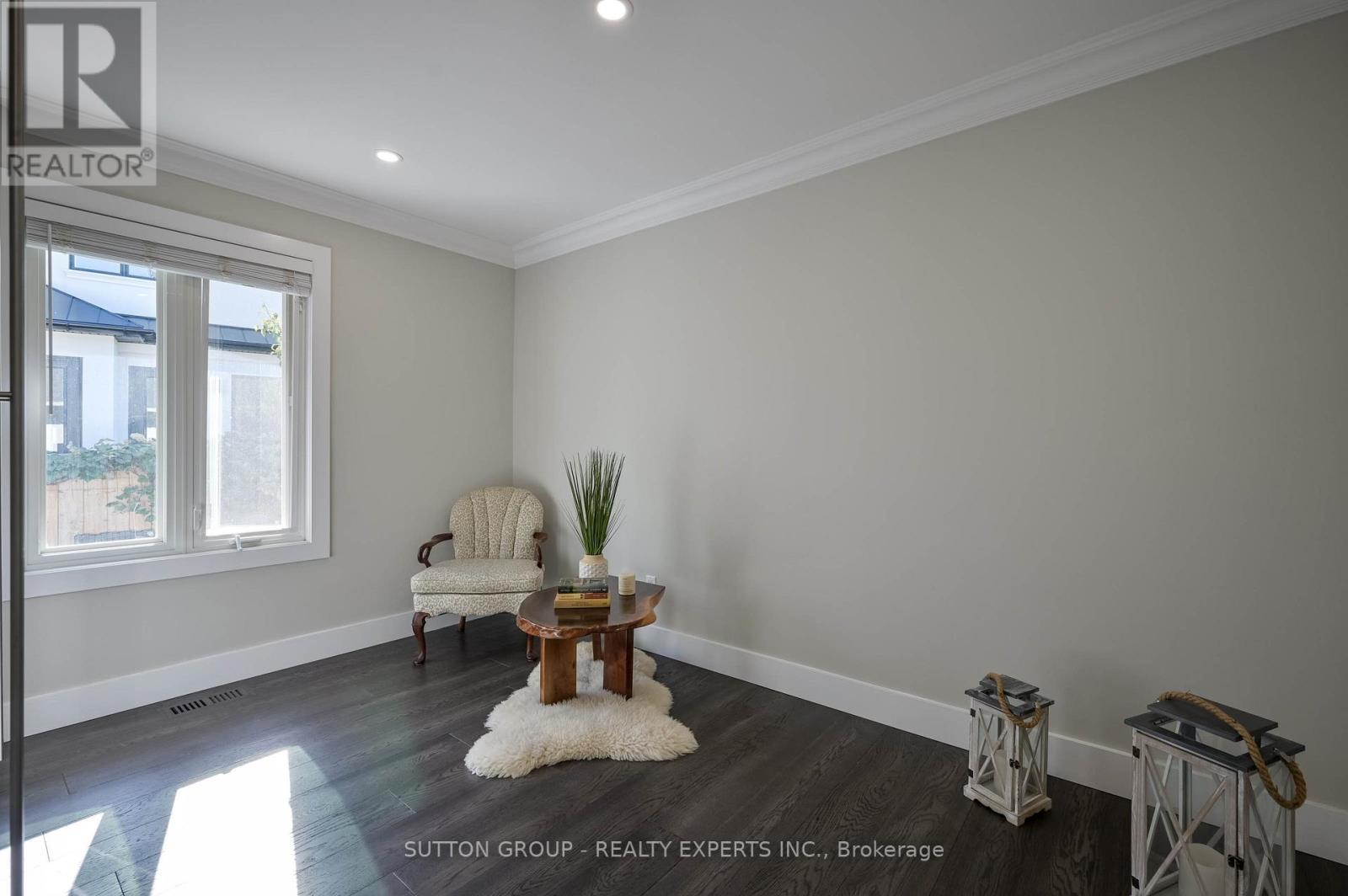 390 Wendall Place, Oakville, ON - Indoor Photo Showing Other Room