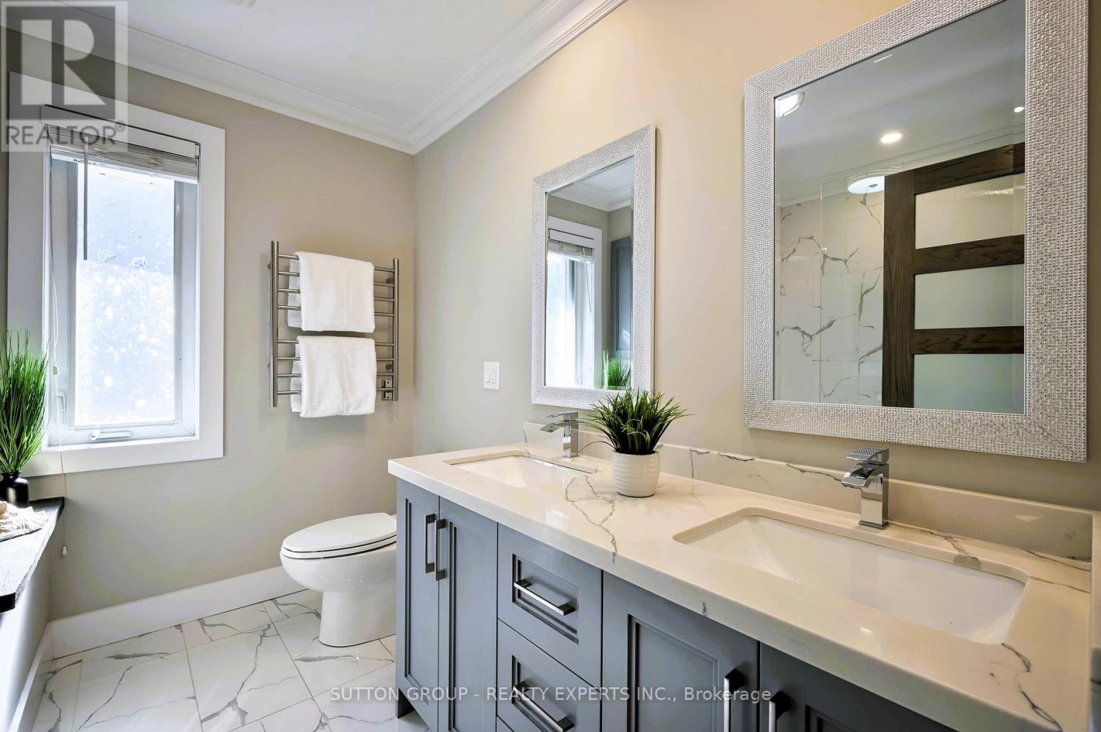 390 Wendall Place, Oakville, ON - Indoor Photo Showing Bathroom