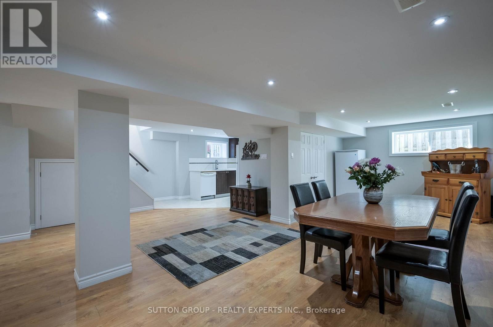 390 Wendall Place, Oakville, ON - Indoor Photo Showing Dining Room