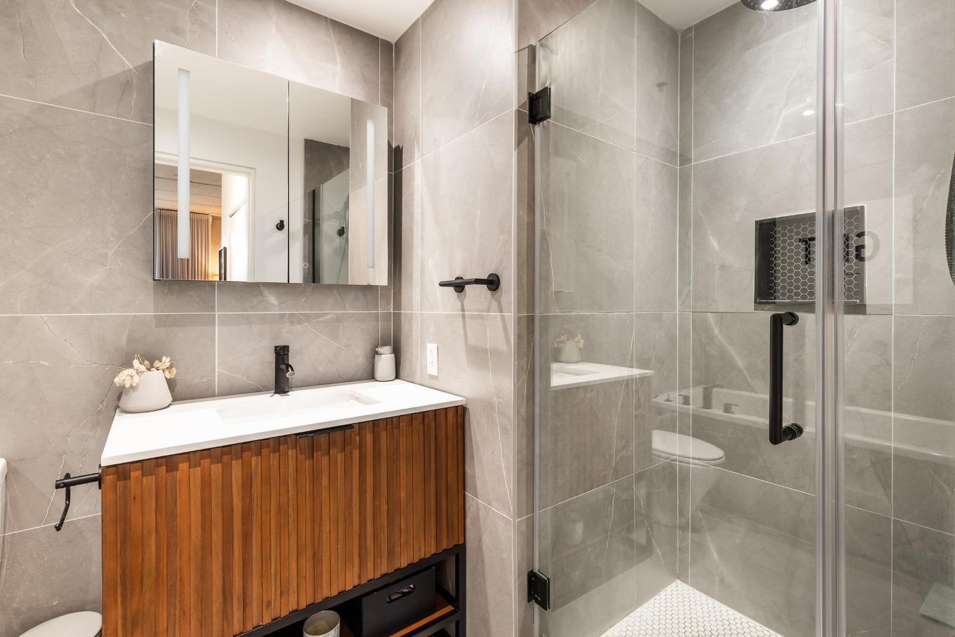 Salle de bains attenante à la CCP - 622-111 Ch. De La Pointe-Nord, Montréal (Verdun/Île-Des-Soeurs), QC - Indoor Photo Showing Bathroom