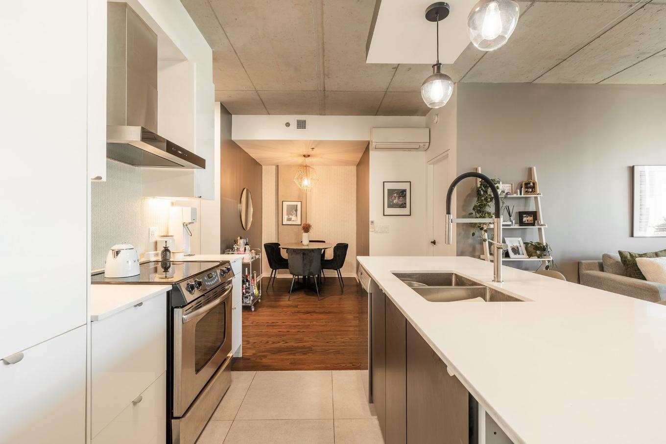 Cuisine - 622-111 Ch. De La Pointe-Nord, Montréal (Verdun/Île-Des-Soeurs), QC - Indoor Photo Showing Kitchen With Double Sink With Upgraded Kitchen