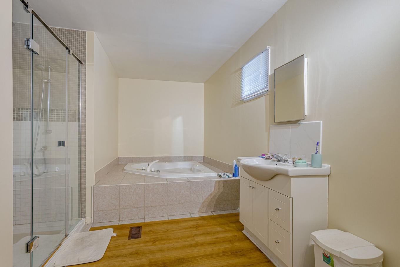 Salle de bains - 53 61E Avenue, Saint-Eustache, QC - Indoor Photo Showing Bathroom