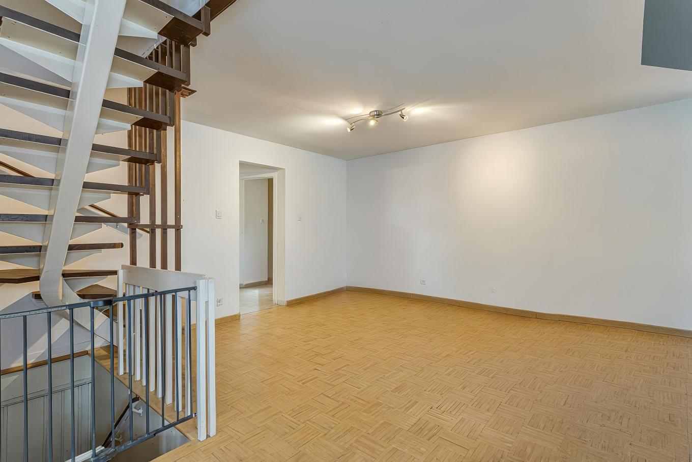 Salon - 53 61E Avenue, Saint-Eustache, QC - Indoor Photo Showing Other Room