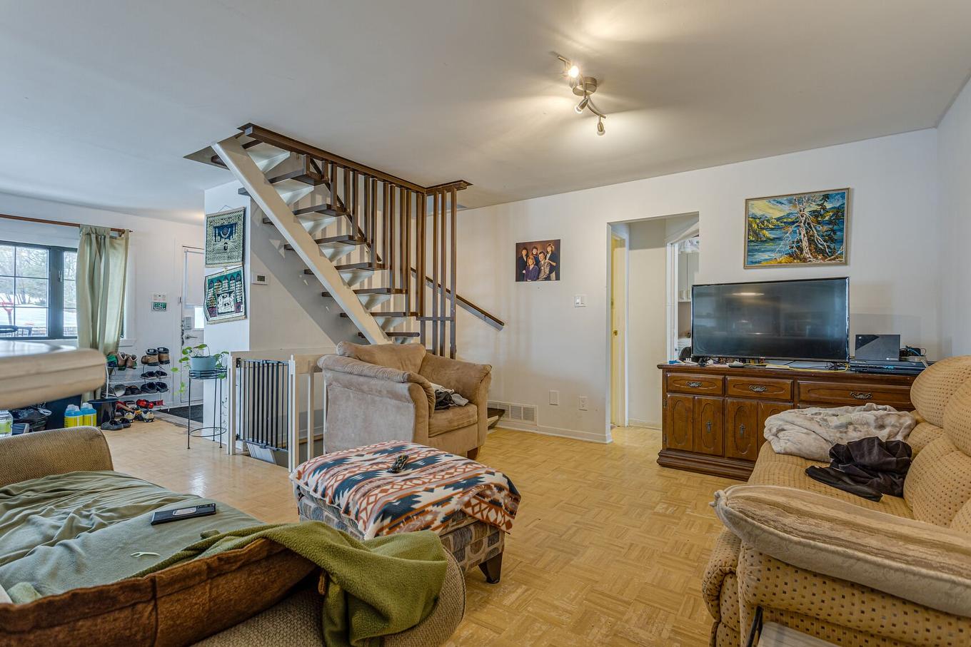 Salon - 53 61E Avenue, Saint-Eustache, QC - Indoor Photo Showing Other Room