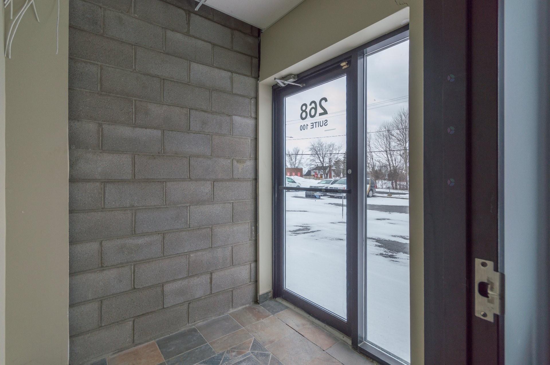 Hall d'entrée/Vestibule - 100-268 Boul. Pierre-Boursier, Châteauguay, QC - Indoor Photo Showing Other Room
