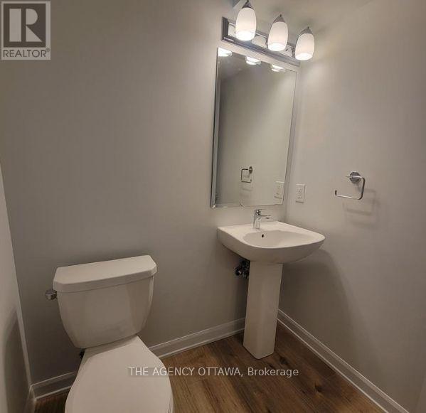 12 - 401 Glenroy Gilbert Drive, Ottawa, ON - Indoor Photo Showing Bathroom