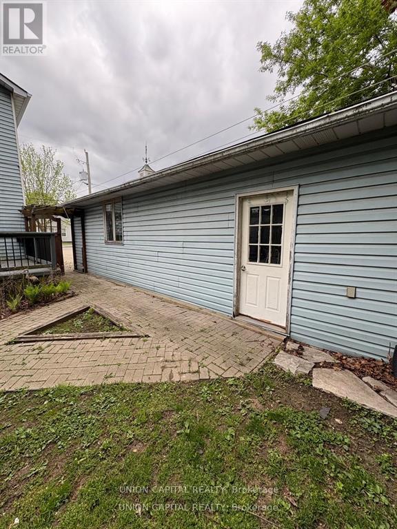 38 Ward Avenue, Hamilton, ON - Outdoor With Exterior