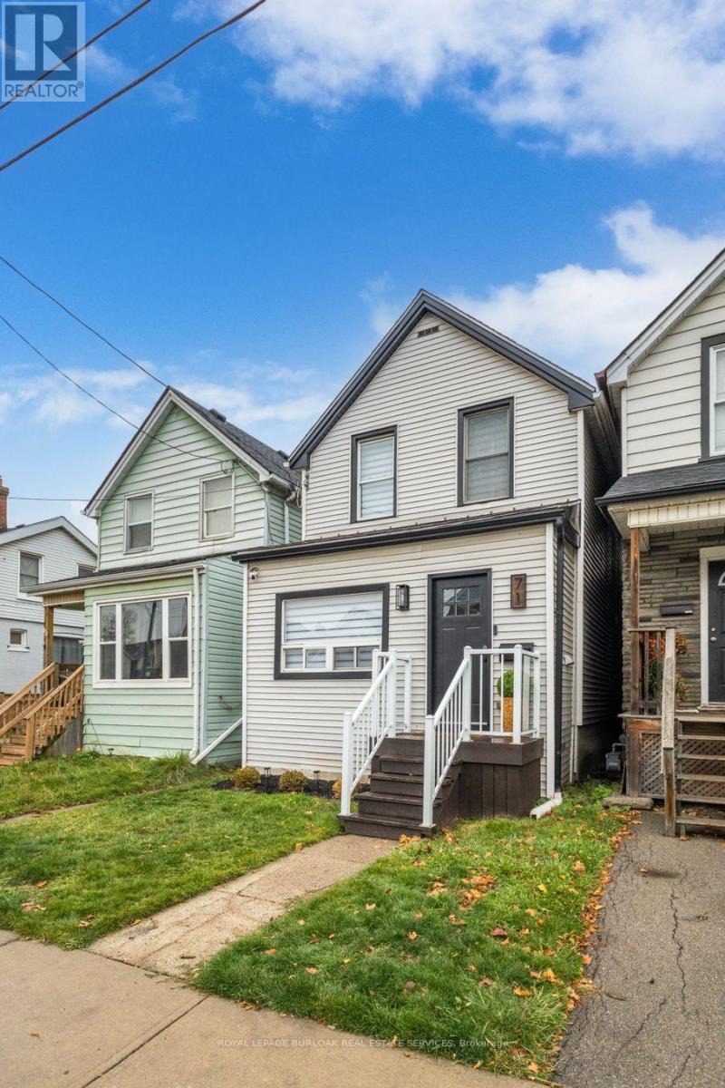 71 Glendale Avenue N, Hamilton, ON - Outdoor With Facade