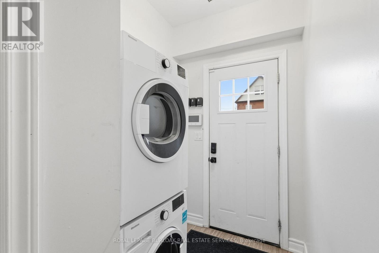 71 Glendale Avenue N, Hamilton, ON - Indoor Photo Showing Laundry Room