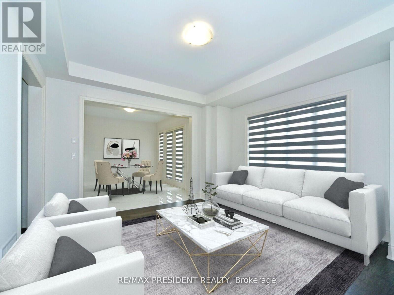 210 Mckean Drive, Whitchurch-Stouffville, ON - Indoor Photo Showing Living Room