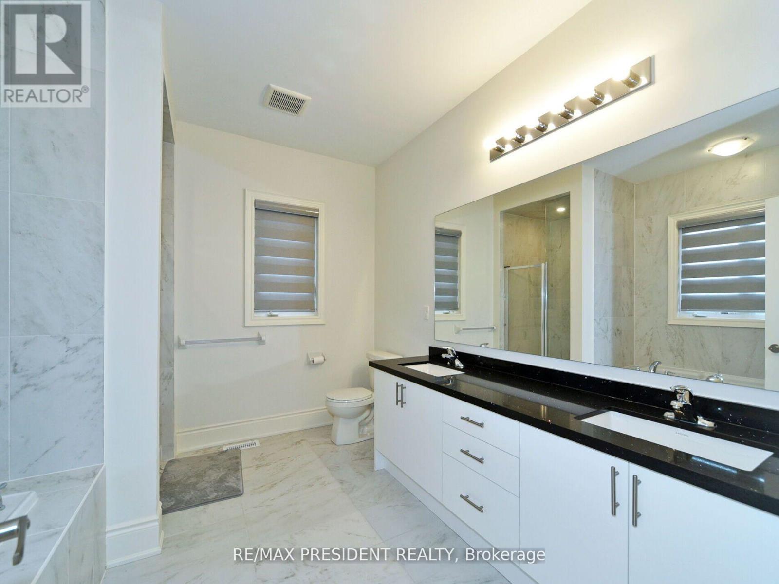 210 Mckean Drive, Whitchurch-Stouffville, ON - Indoor Photo Showing Bathroom