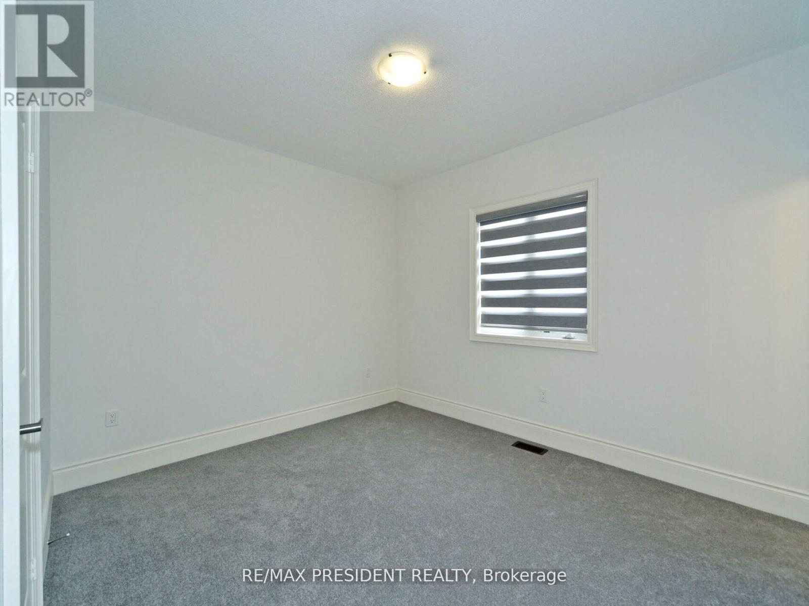 210 Mckean Drive, Whitchurch-Stouffville, ON - Indoor Photo Showing Other Room