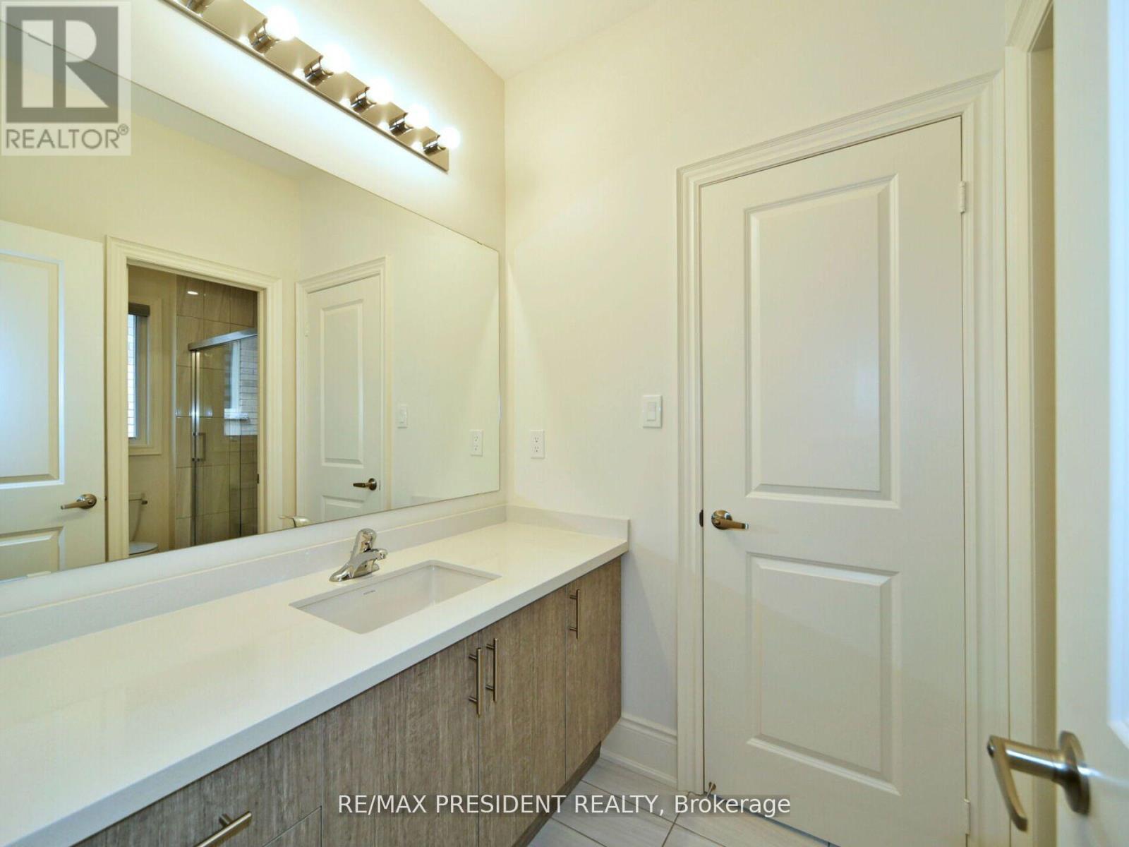210 Mckean Drive, Whitchurch-Stouffville, ON - Indoor Photo Showing Bathroom