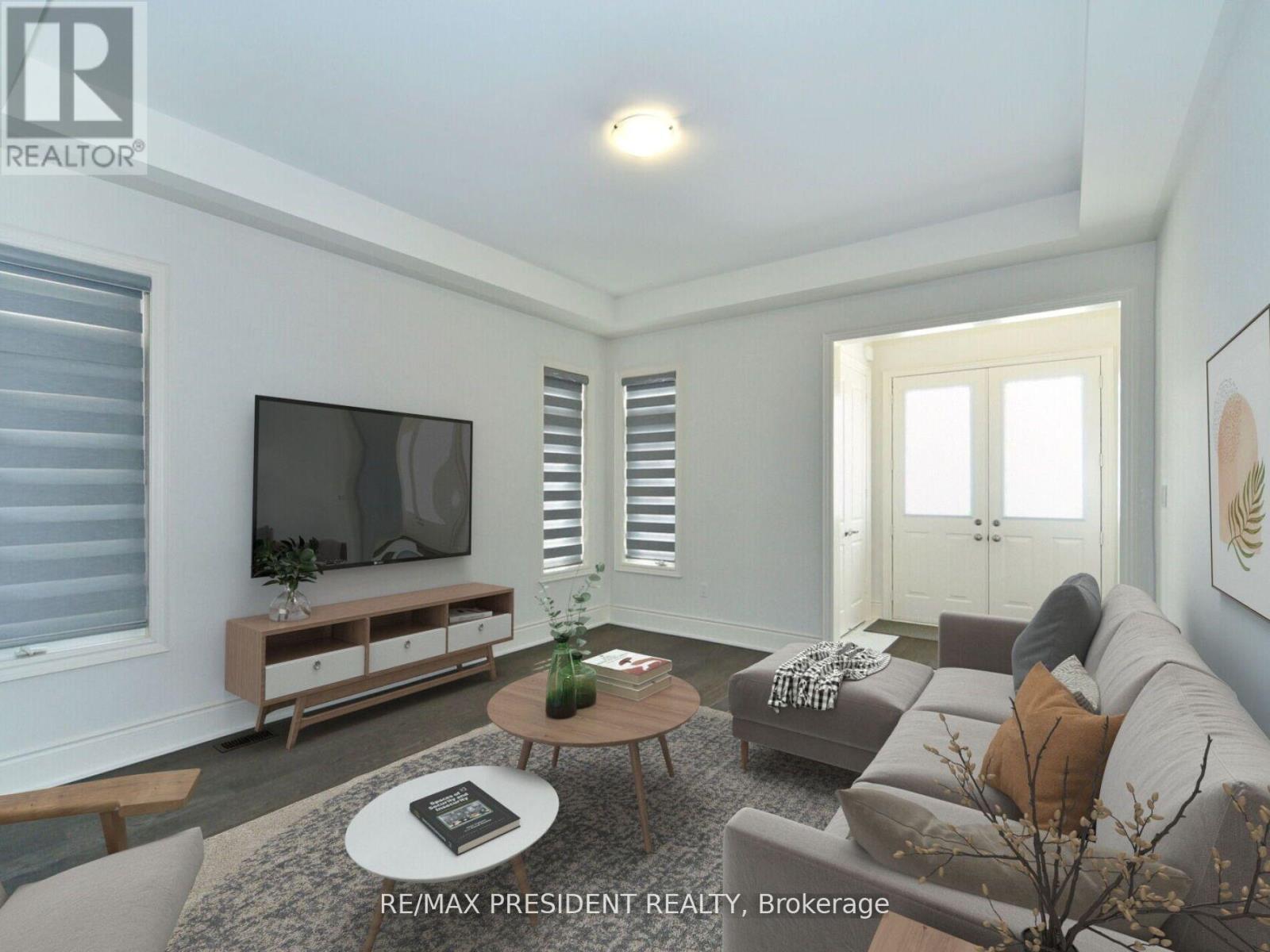 210 Mckean Drive, Whitchurch-Stouffville, ON - Indoor Photo Showing Living Room