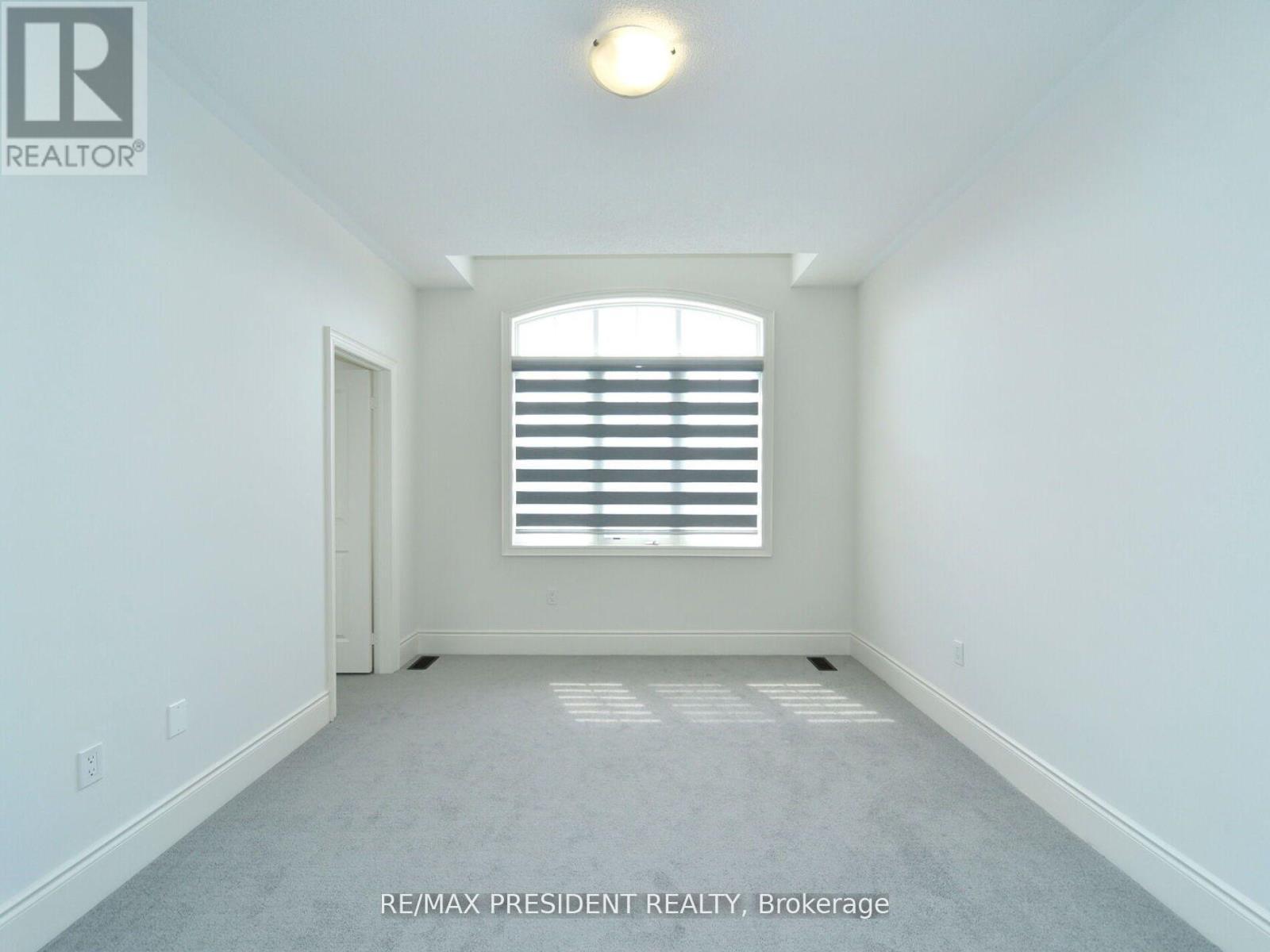 210 Mckean Drive, Whitchurch-Stouffville, ON - Indoor Photo Showing Other Room