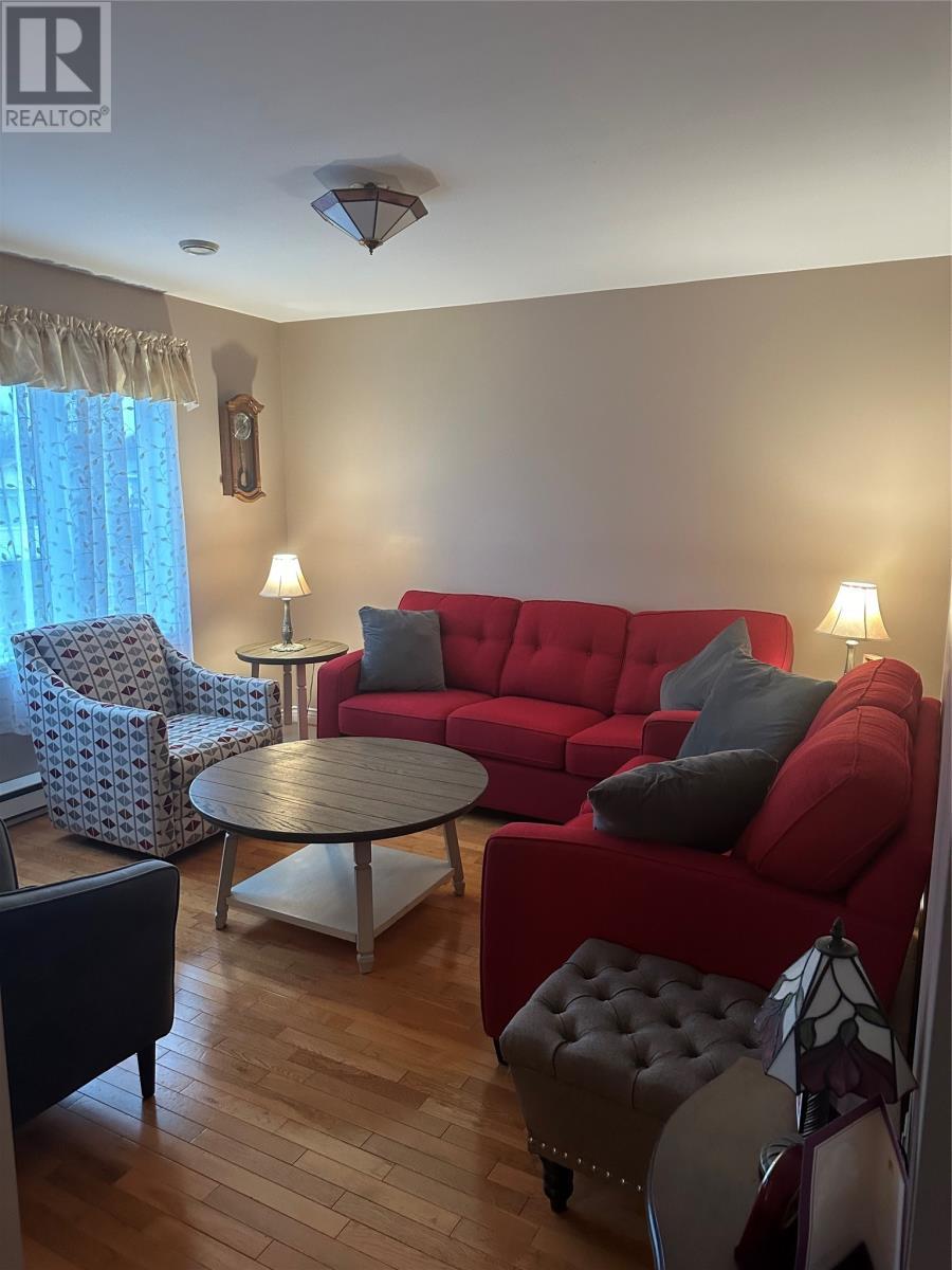 29 Ashgrove Drive, Paradise, NL - Indoor Photo Showing Living Room