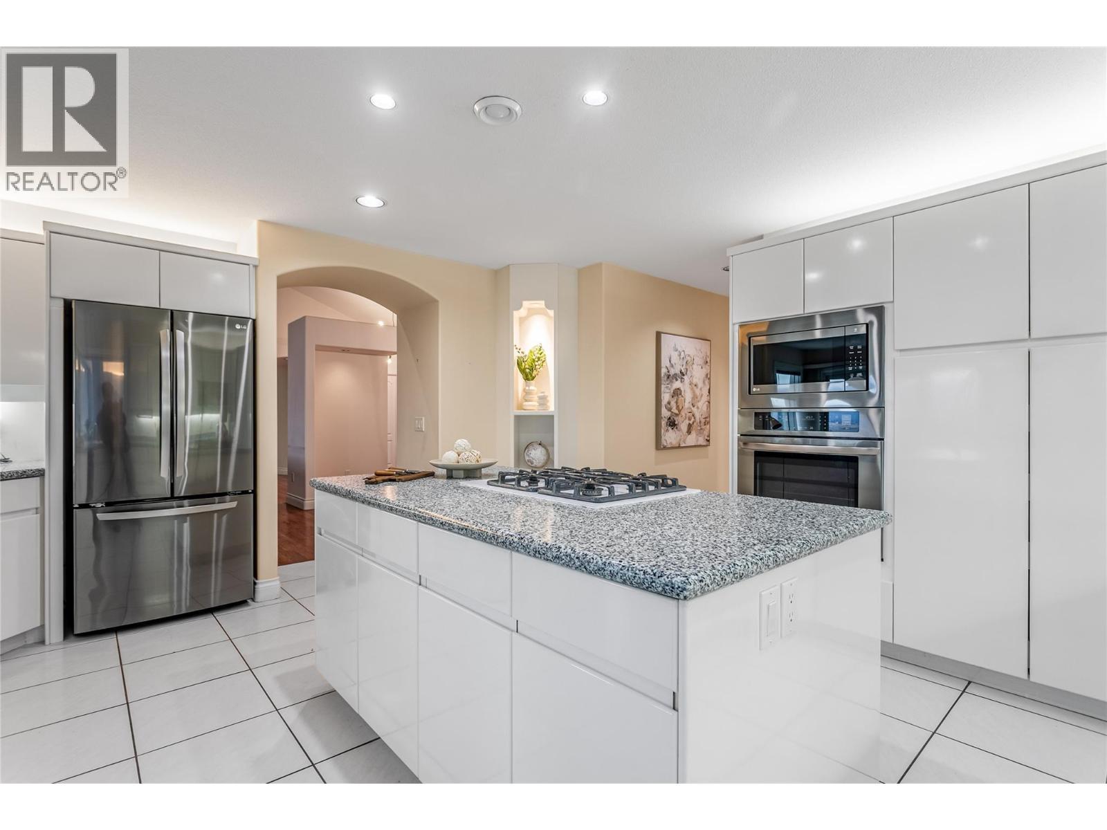 2545 Campbell Road, West Kelowna, BC - Indoor Photo Showing Kitchen With Upgraded Kitchen