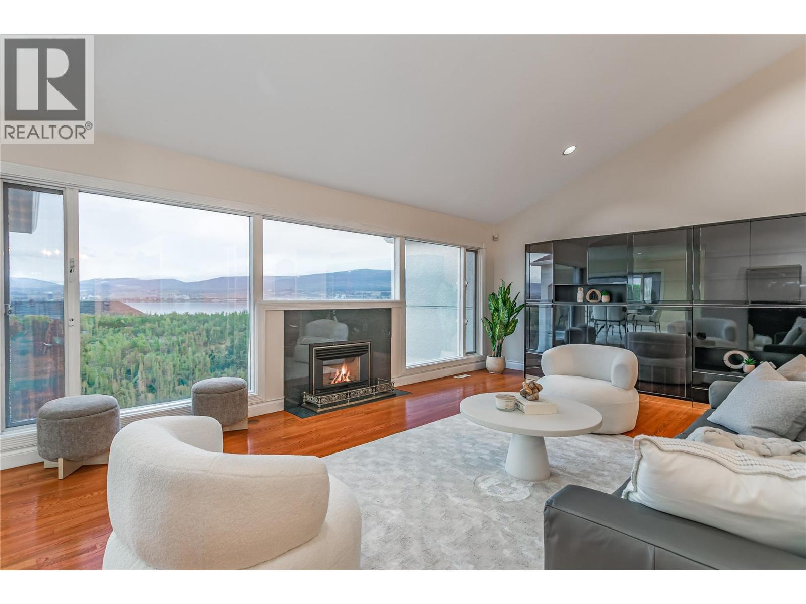 2545 Campbell Road, West Kelowna, BC - Indoor Photo Showing Living Room With Fireplace