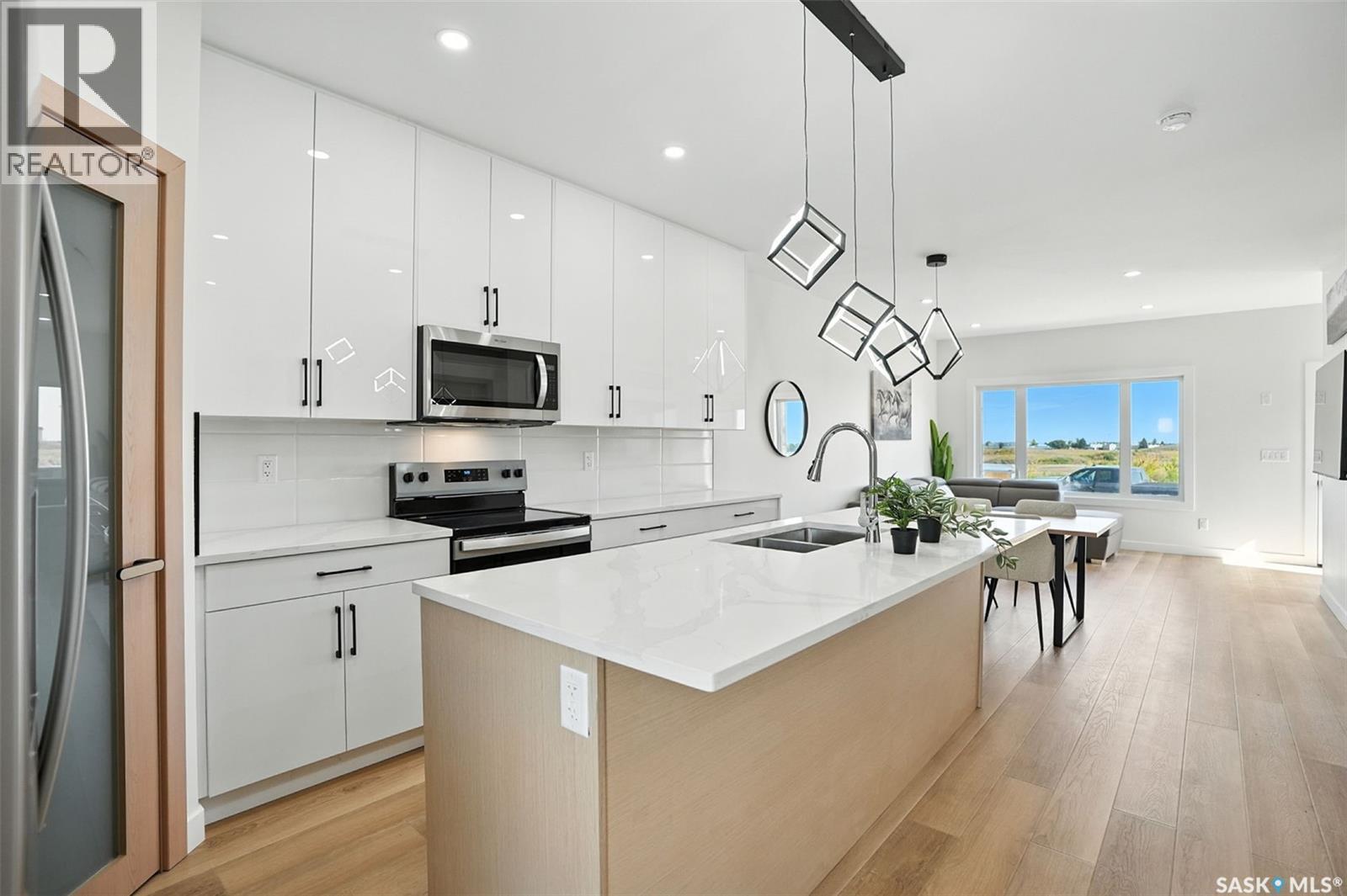 179 1509 Richardson Road, Saskatoon, SK - Indoor Photo Showing Kitchen With Double Sink With Upgraded Kitchen