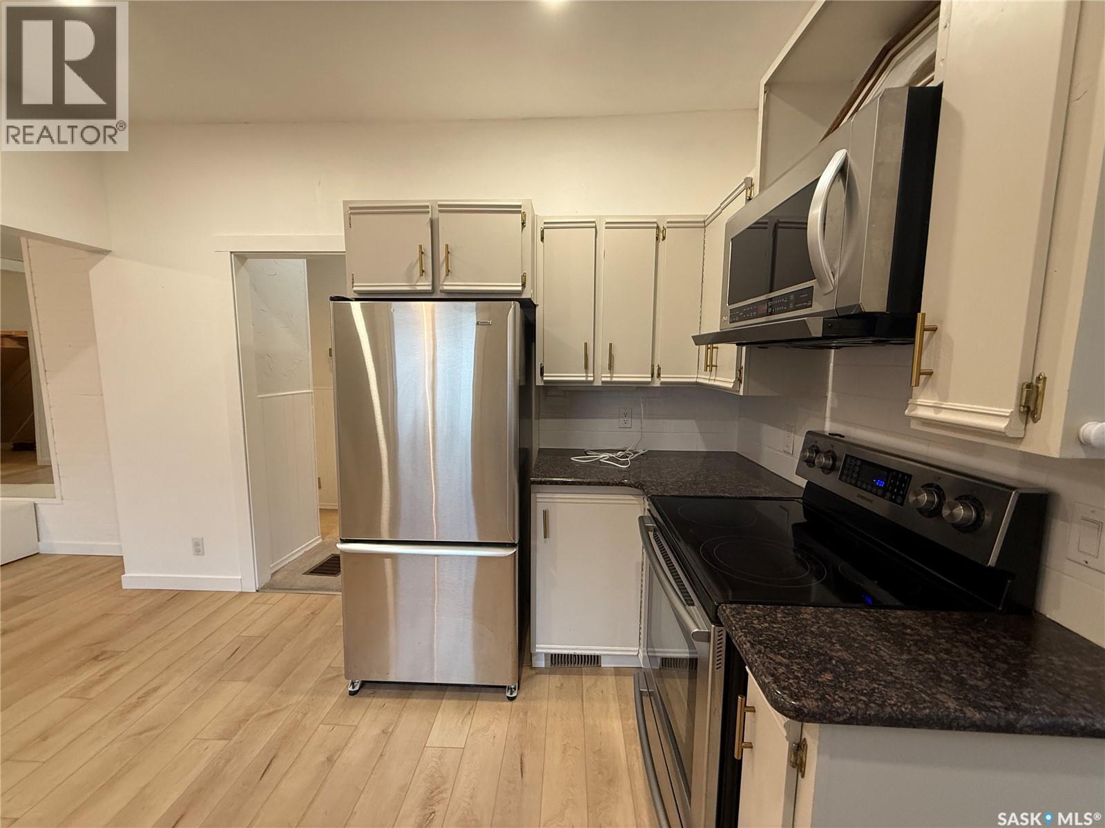 732 6Th Street, Humboldt, SK - Indoor Photo Showing Kitchen With Stainless Steel Kitchen