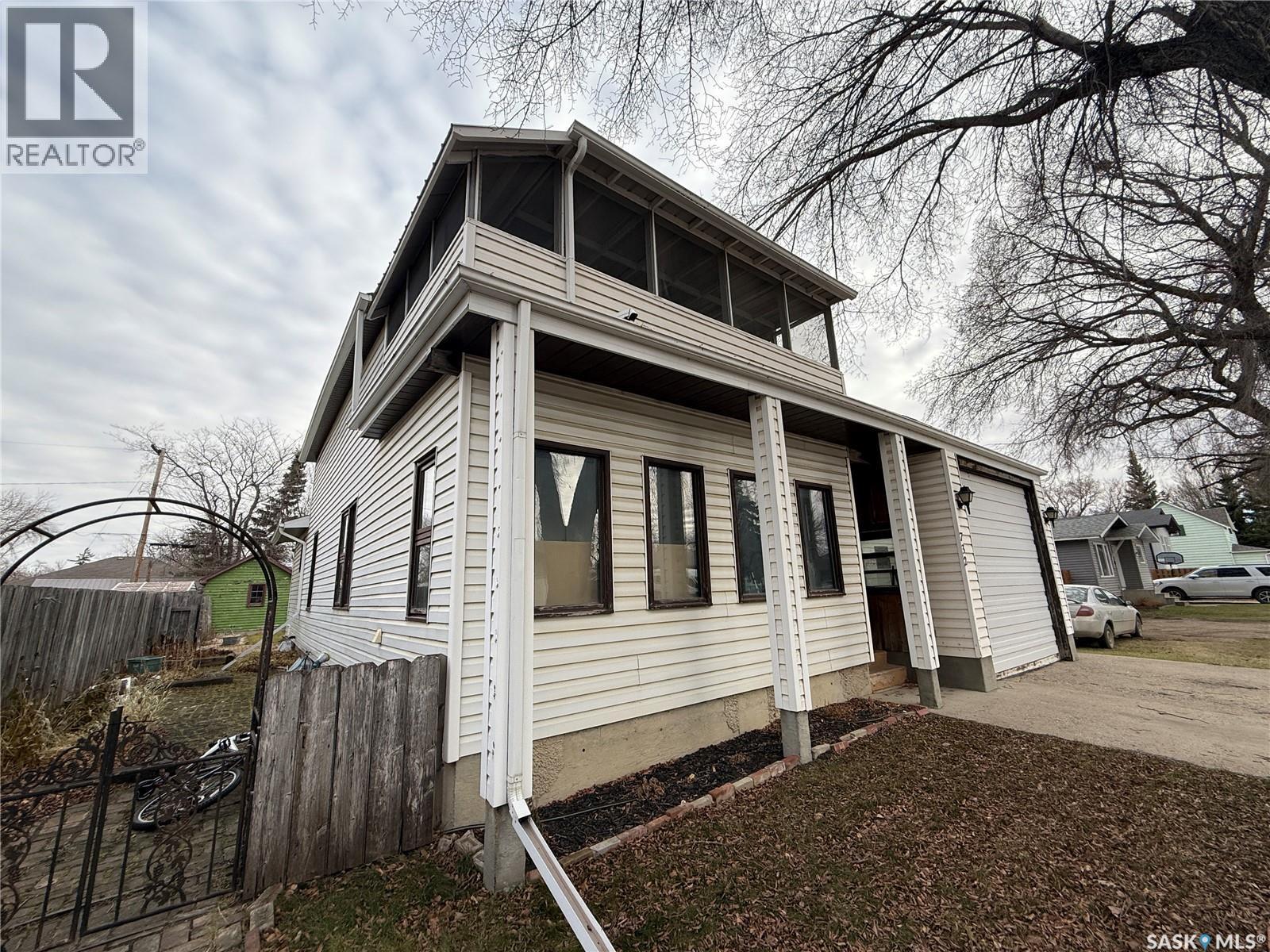 732 6Th Street, Humboldt, SK - Outdoor