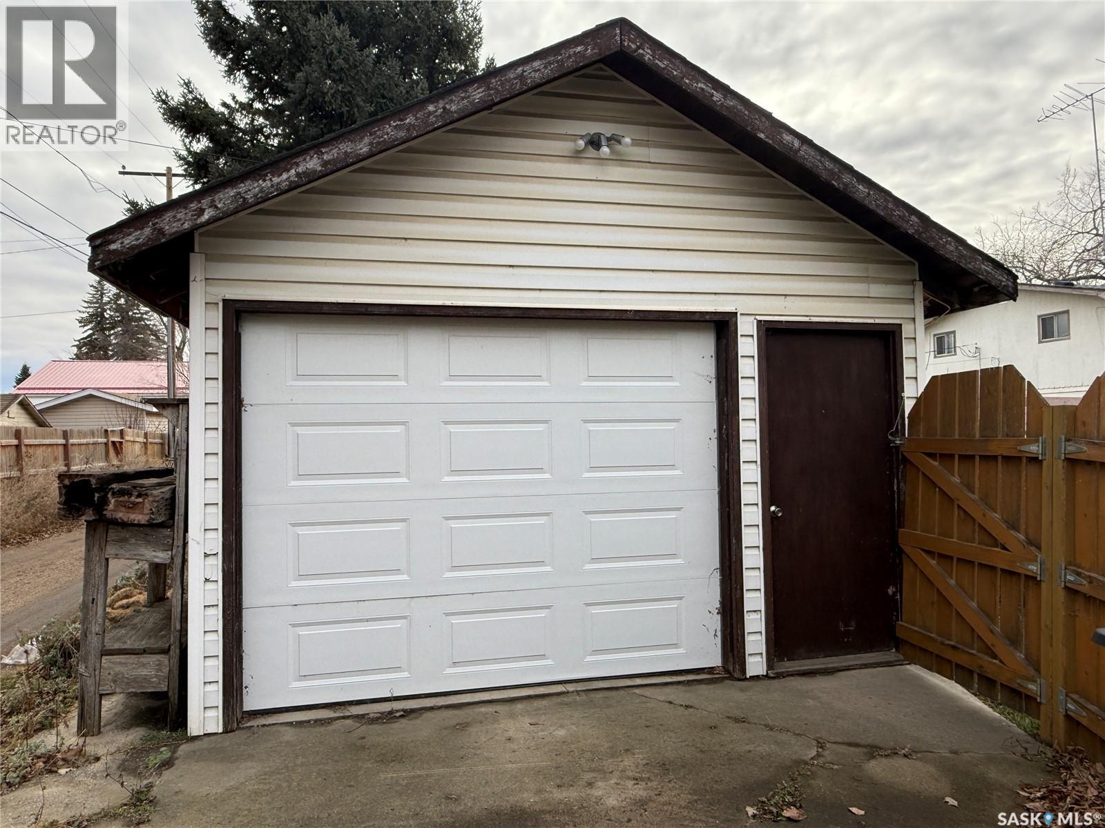 732 6Th Street, Humboldt, SK - Outdoor With Exterior