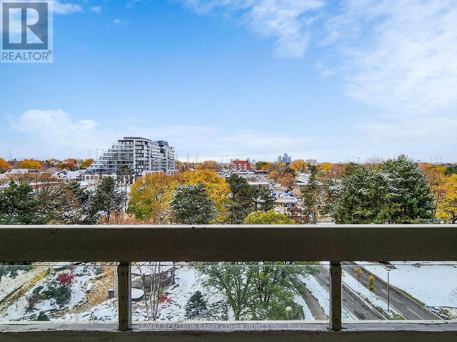 705 - 8111 Yonge Street, Markham, ON - Outdoor With View