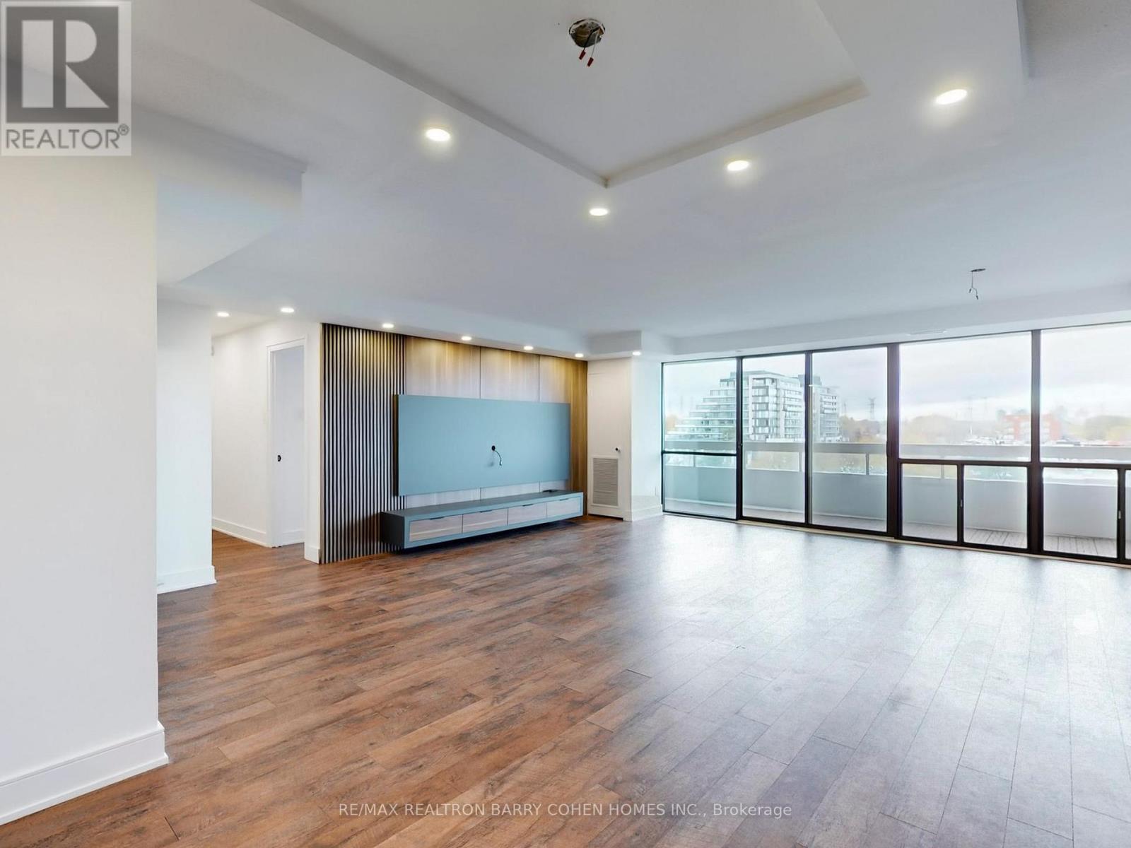 705 - 8111 Yonge Street, Markham, ON - Indoor Photo Showing Other Room