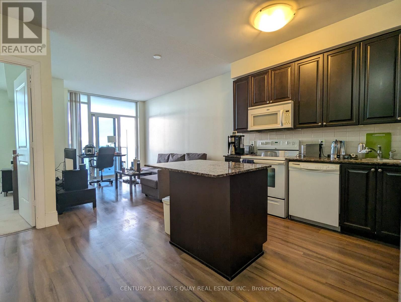 2210 - 330 Burnhamthorpe Road W, Mississauga, ON - Indoor Photo Showing Kitchen
