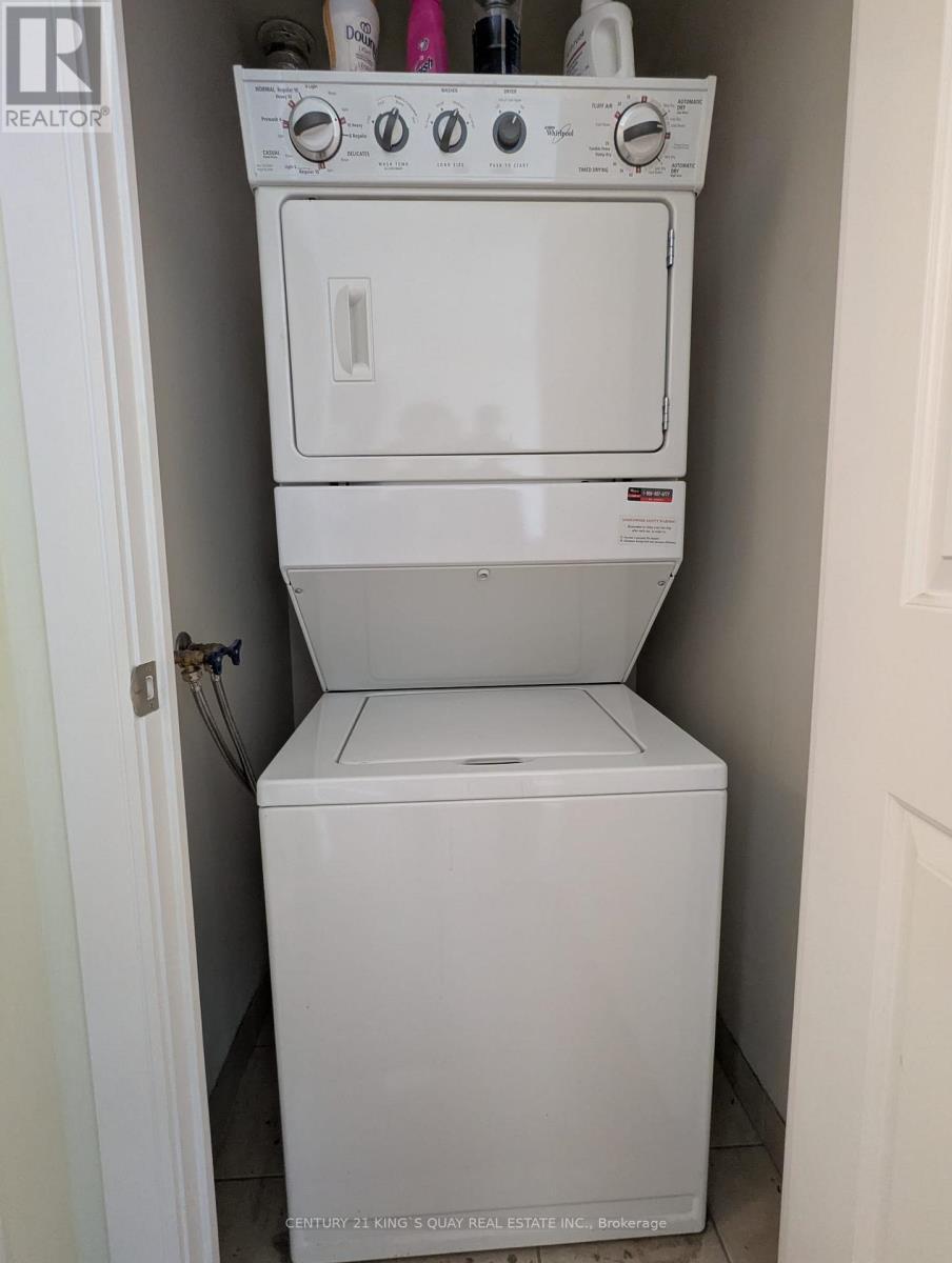 2210 - 330 Burnhamthorpe Road W, Mississauga, ON - Indoor Photo Showing Laundry Room