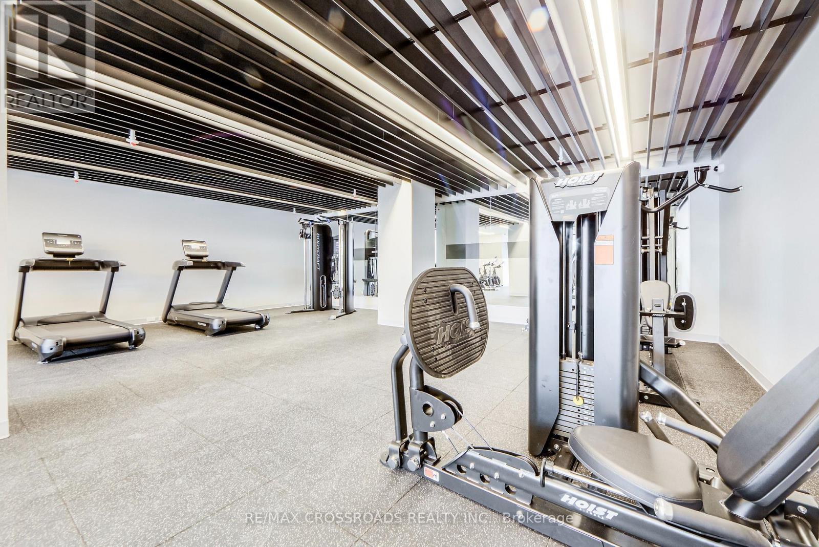 614 - 1037 The Queensway, Toronto, ON - Indoor Photo Showing Gym Room