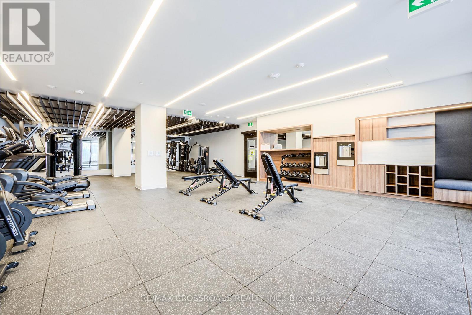 614 - 1037 The Queensway, Toronto, ON - Indoor Photo Showing Gym Room