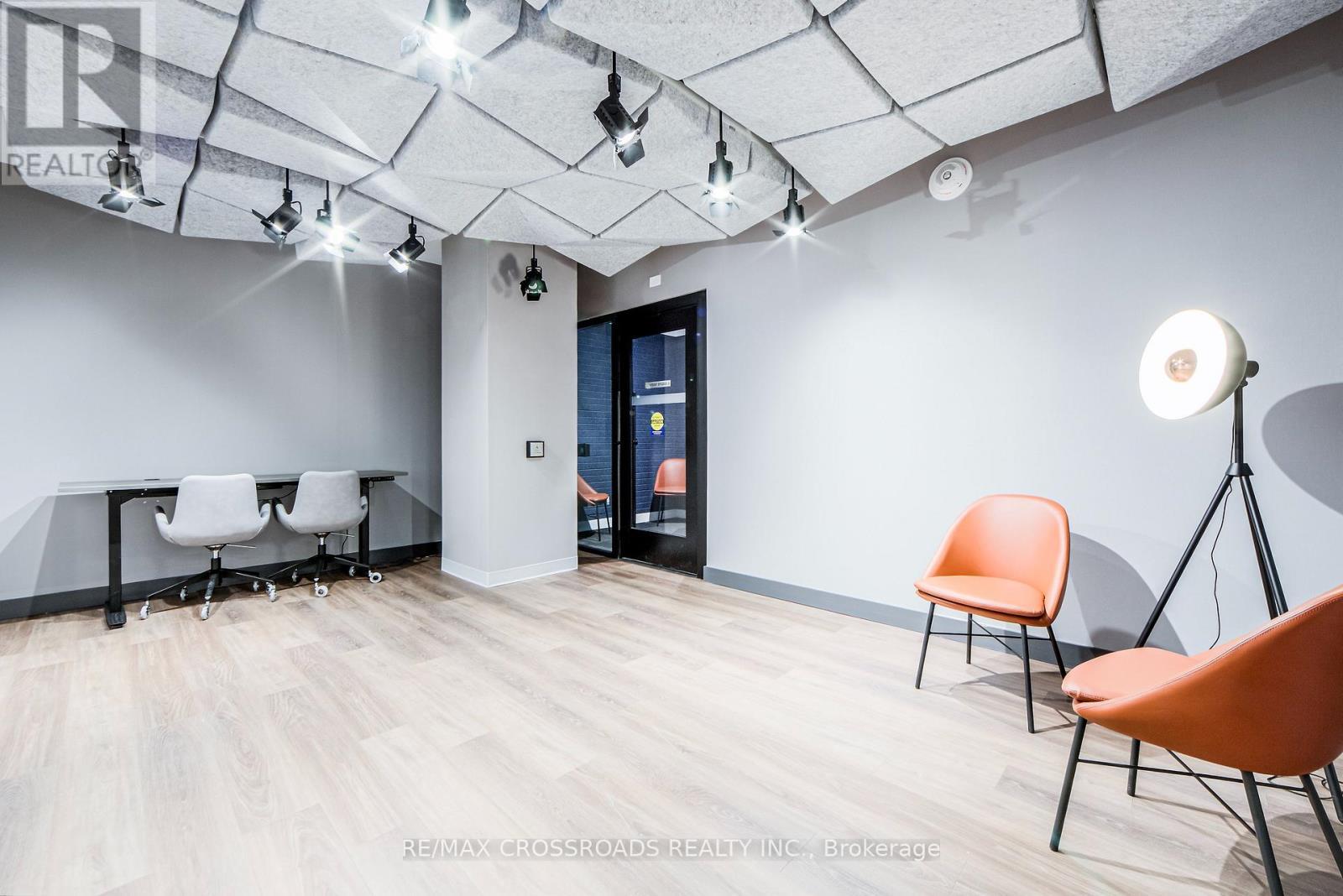 614 - 1037 The Queensway, Toronto, ON - Indoor Photo Showing Other Room