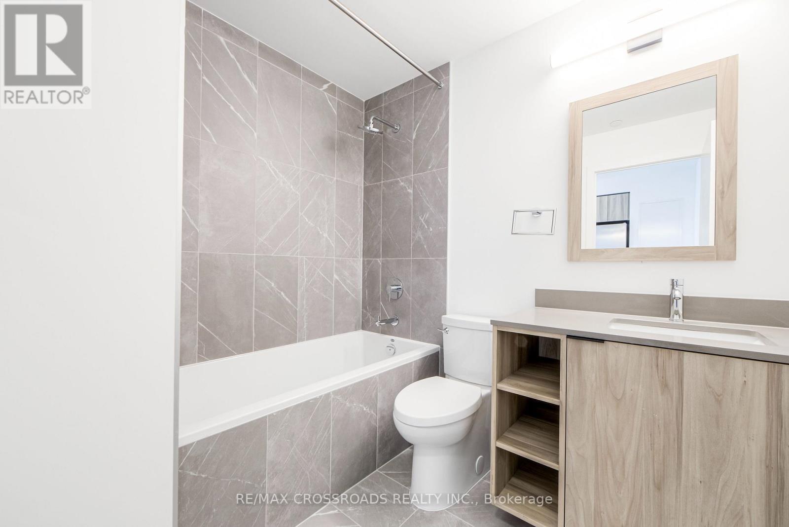 614 - 1037 The Queensway, Toronto, ON - Indoor Photo Showing Bathroom