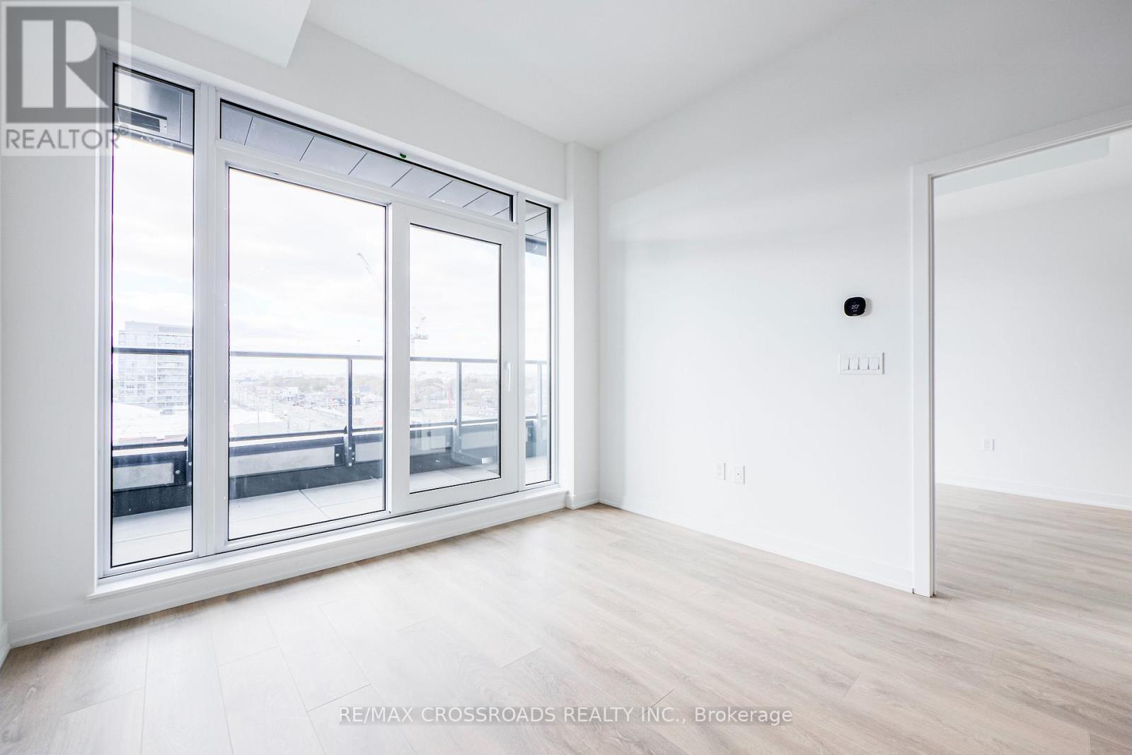 614 - 1037 The Queensway, Toronto, ON - Indoor Photo Showing Other Room