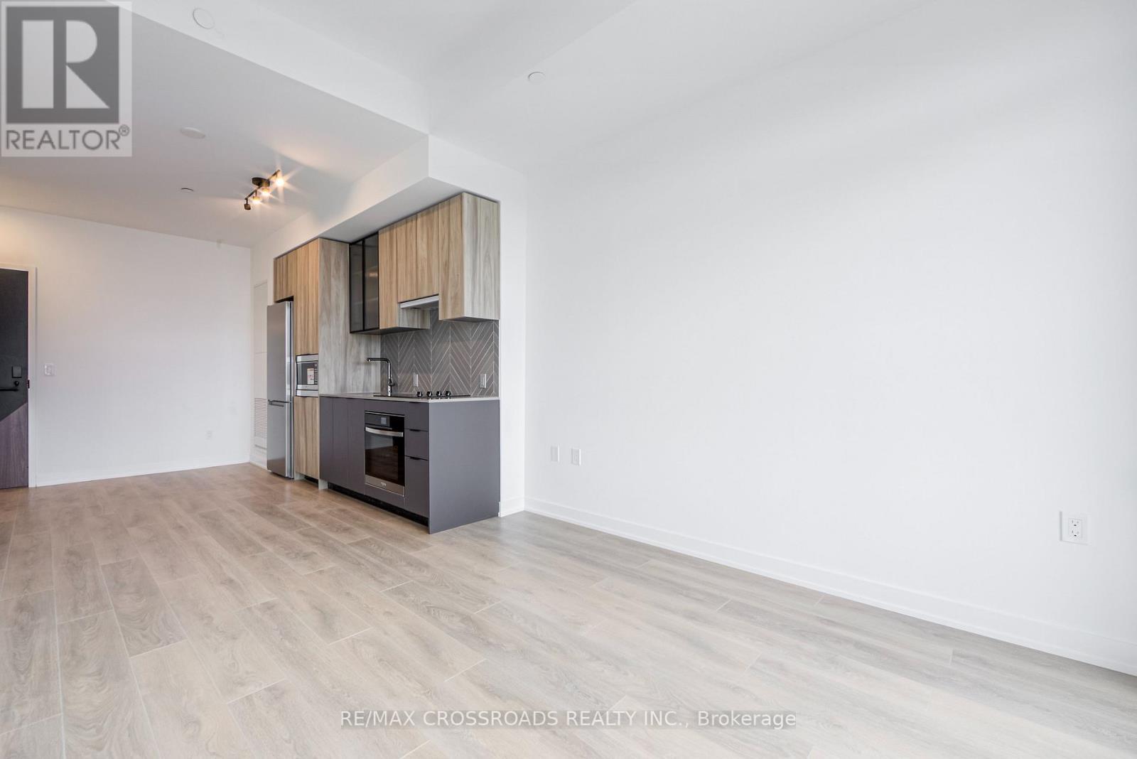 614 - 1037 The Queensway, Toronto, ON - Indoor Photo Showing Kitchen