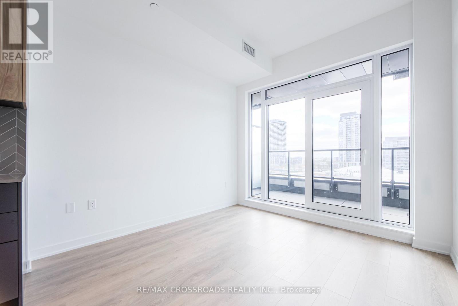 614 - 1037 The Queensway, Toronto, ON - Indoor Photo Showing Other Room