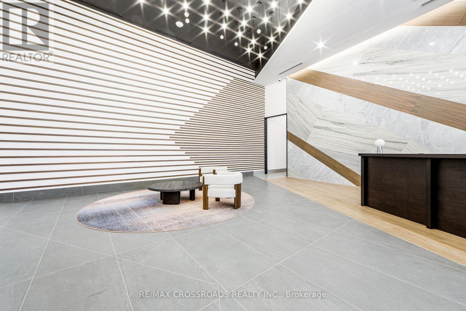 614 - 1037 The Queensway, Toronto, ON - Photo Showing Other Room