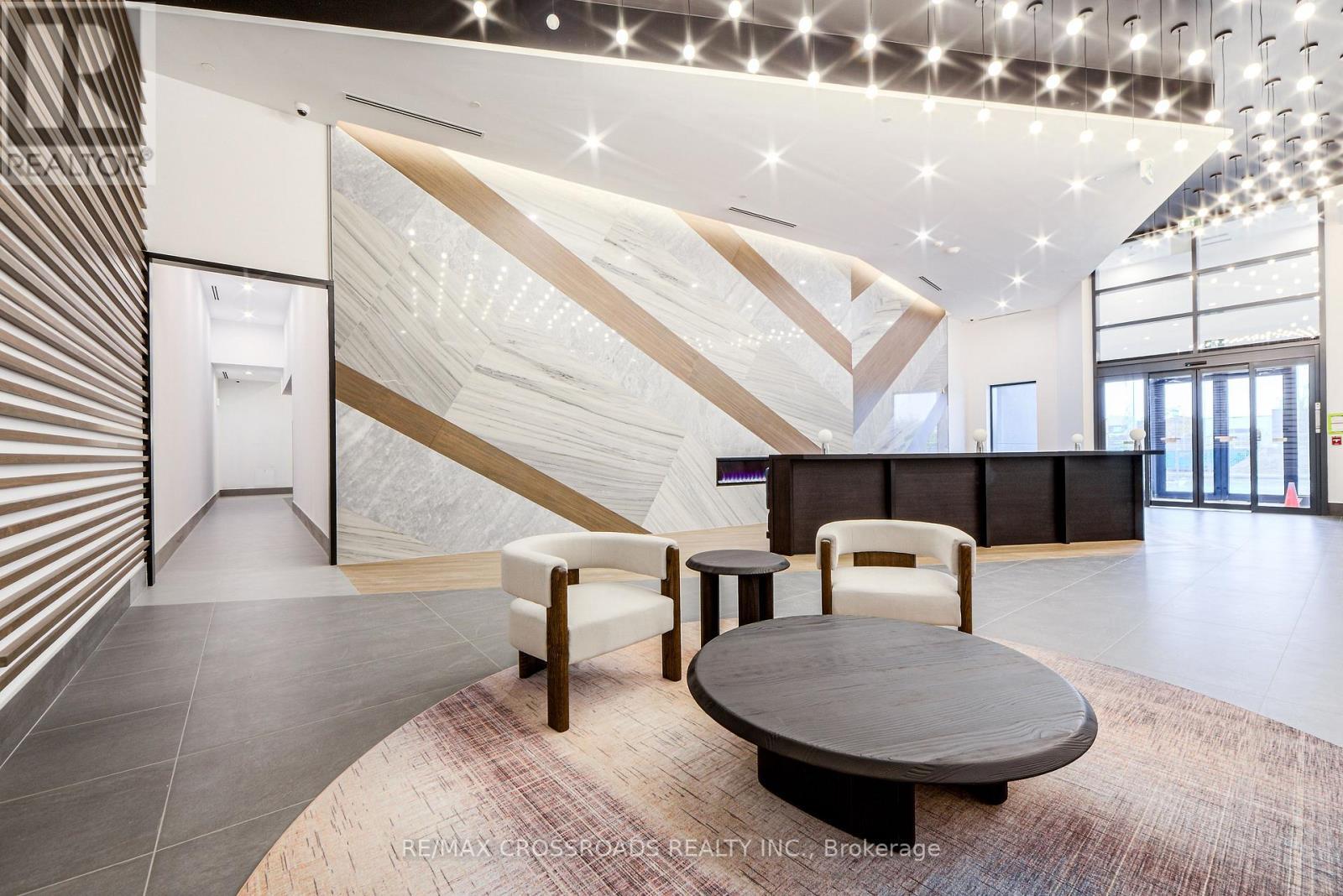 614 - 1037 The Queensway, Toronto, ON - Indoor Photo Showing Other Room