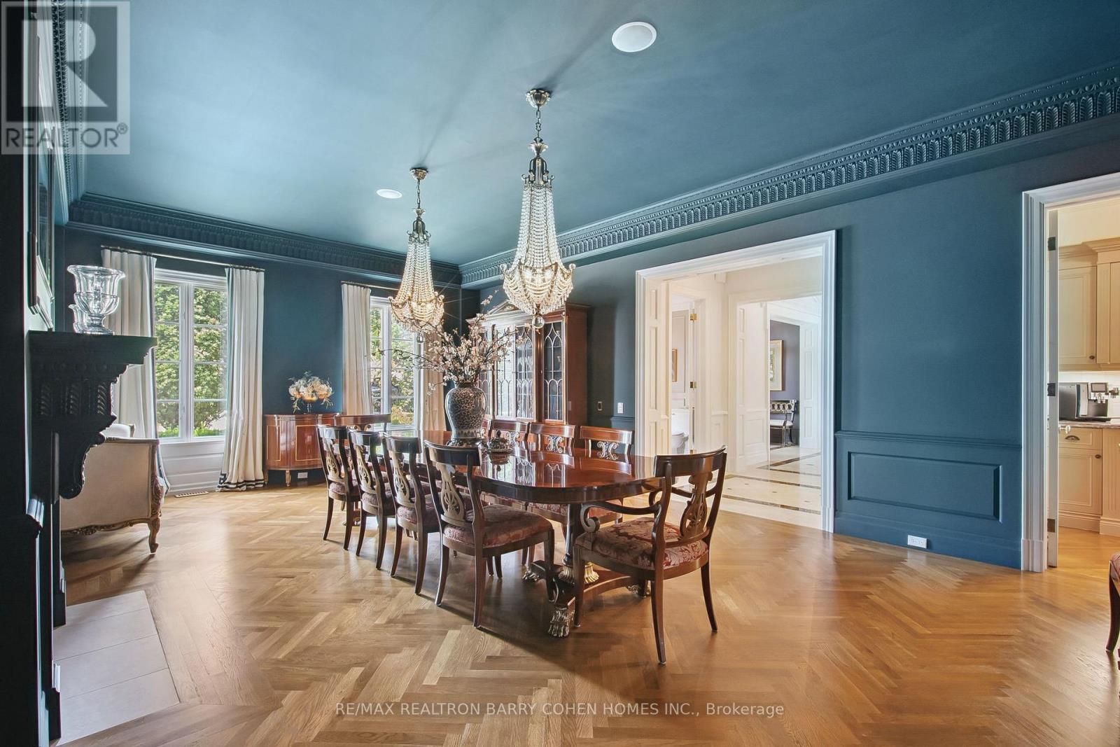 91 Fairfield Drive, King, ON - Indoor Photo Showing Dining Room