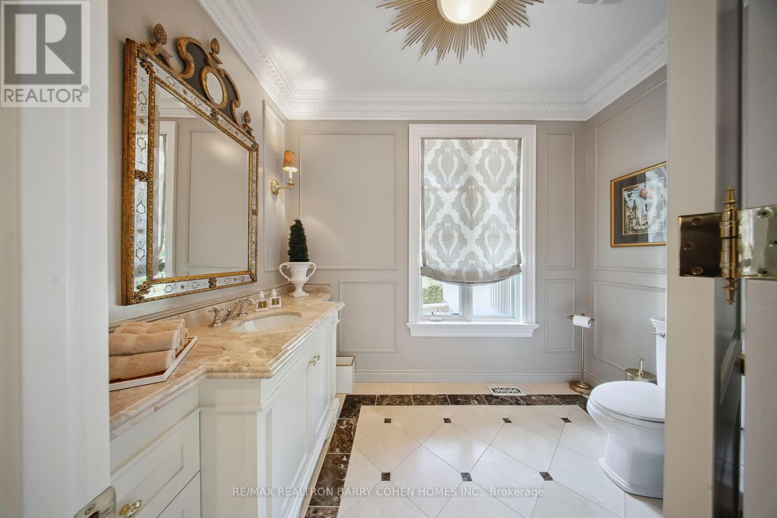 91 Fairfield Drive, King, ON - Indoor Photo Showing Bathroom