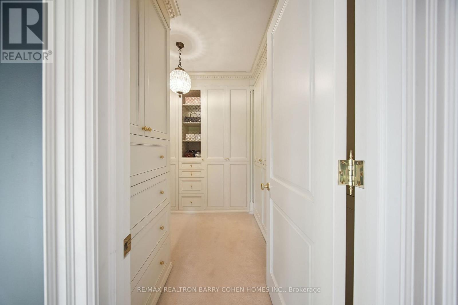 91 Fairfield Drive, King, ON - Indoor Photo Showing Other Room