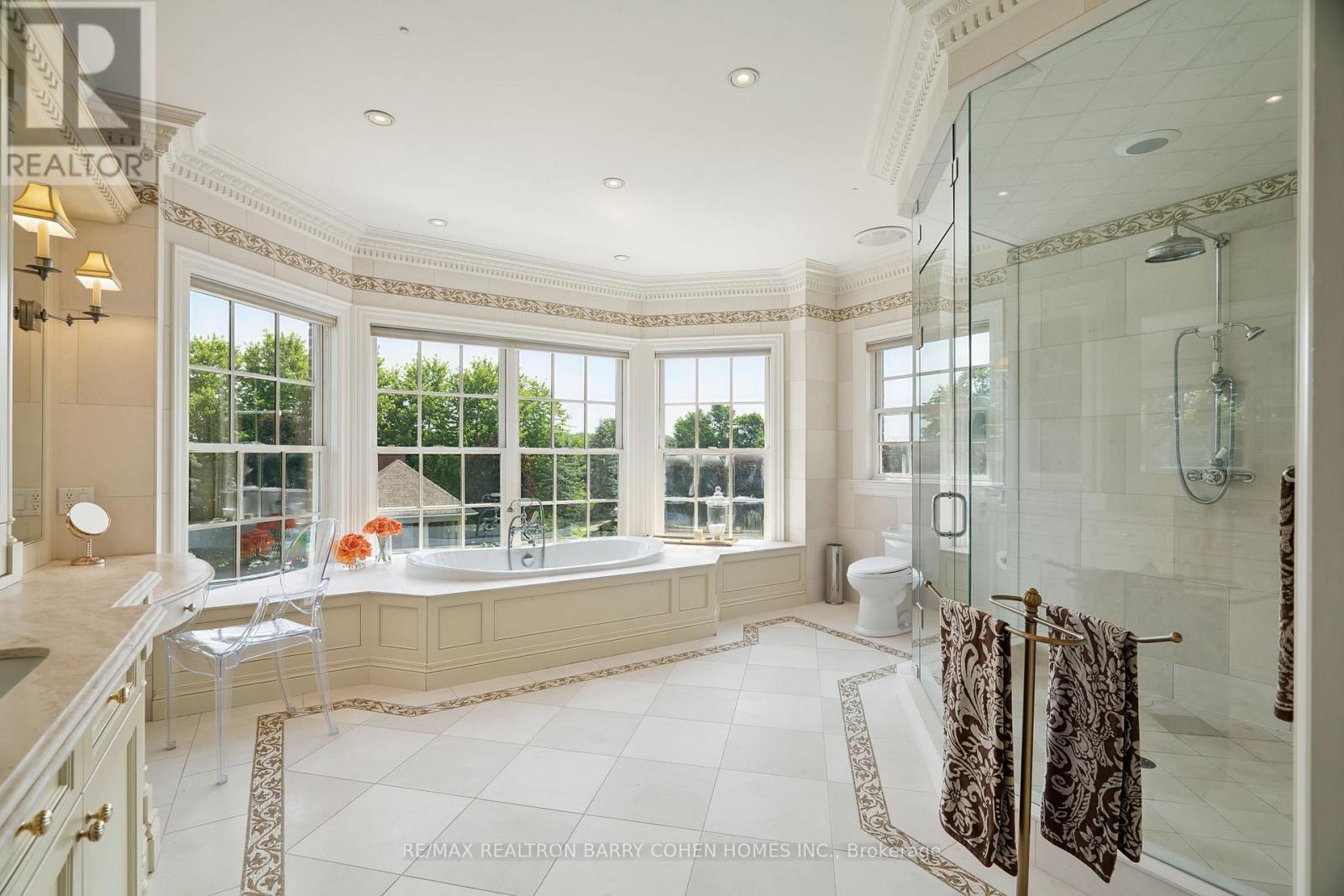 91 Fairfield Drive, King, ON - Indoor Photo Showing Bathroom