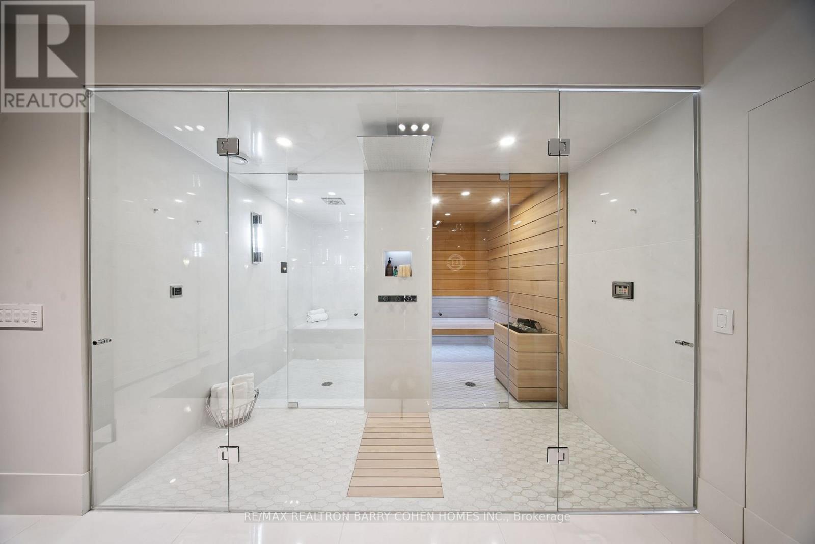 91 Fairfield Drive, King, ON - Indoor Photo Showing Bathroom