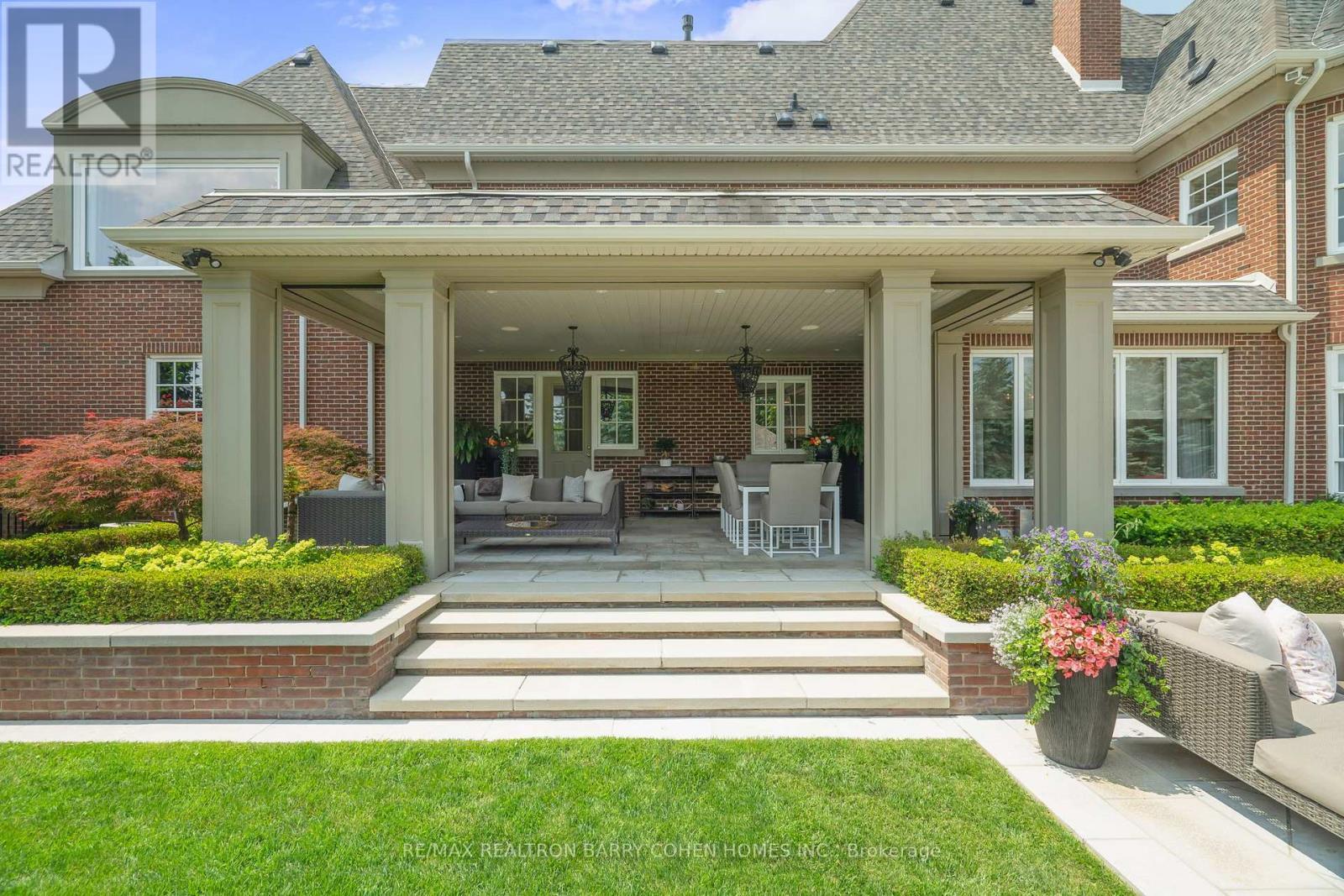 91 Fairfield Drive, King, ON - Outdoor With Facade