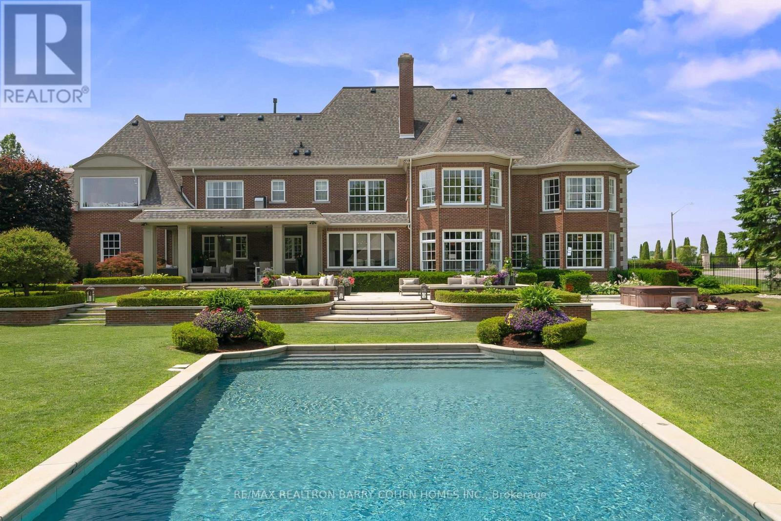 91 Fairfield Drive, King, ON - Outdoor With In Ground Pool