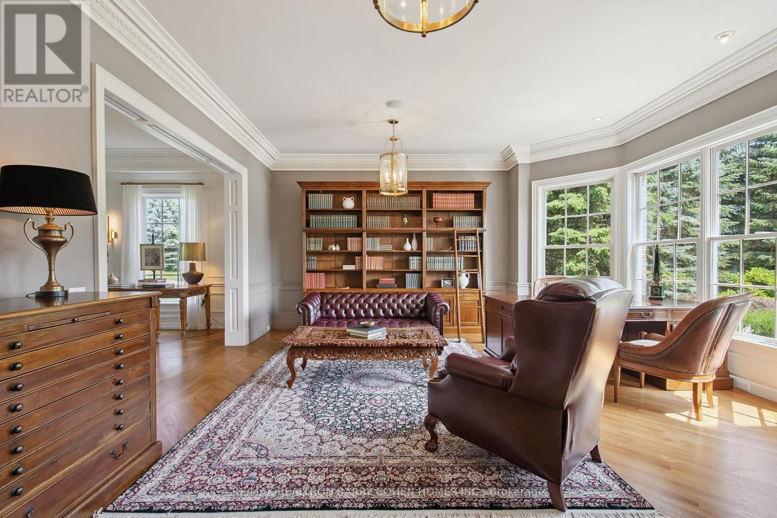 91 Fairfield Drive, King, ON - Indoor Photo Showing Living Room