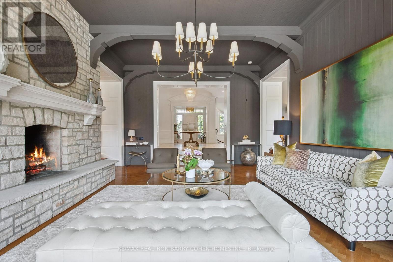 91 Fairfield Drive, King, ON - Indoor Photo Showing Living Room With Fireplace