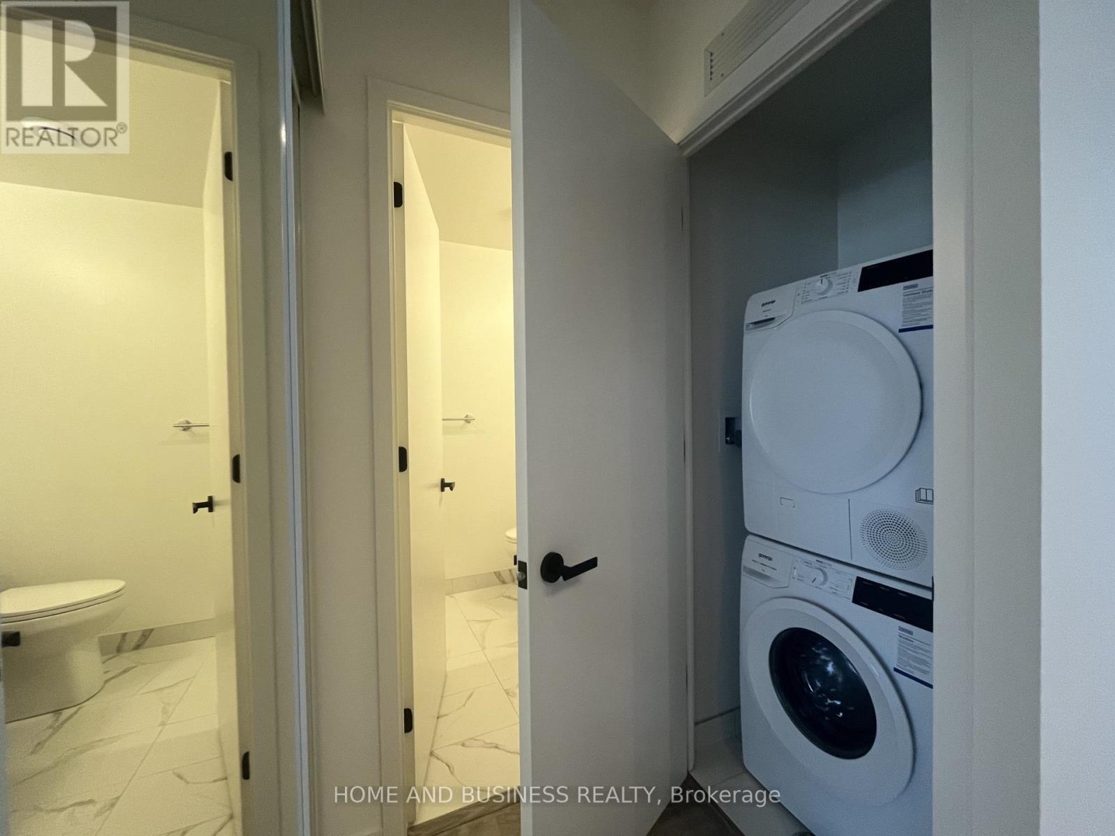 703 - 8 Interchange Way, Vaughan, ON - Indoor Photo Showing Laundry Room