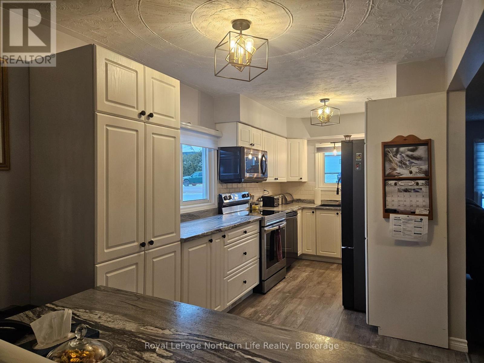431 Brydges Street, Mattawa, ON - Indoor Photo Showing Kitchen
